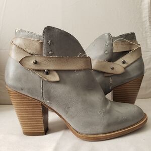 Xoxo ankle booties in size 8.5